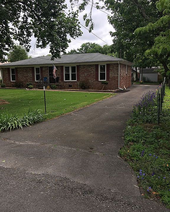 1st image of 911 S Baird Ln