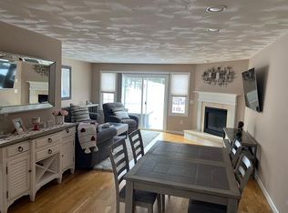 64 Red Brook Ln, West Warwick, RI 02893