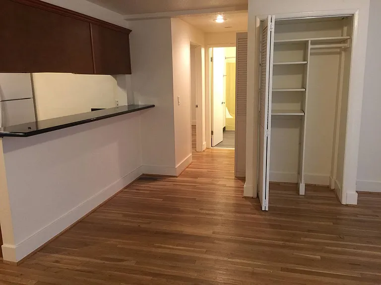 426 NE 75th Ave — Photo 13