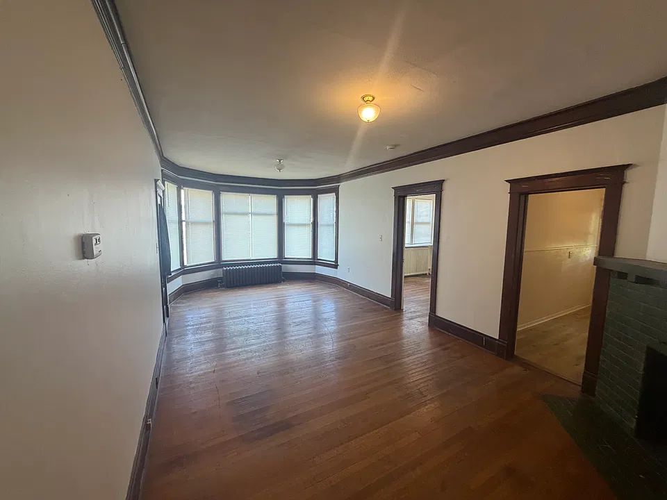 521-523 E 5th St #2
