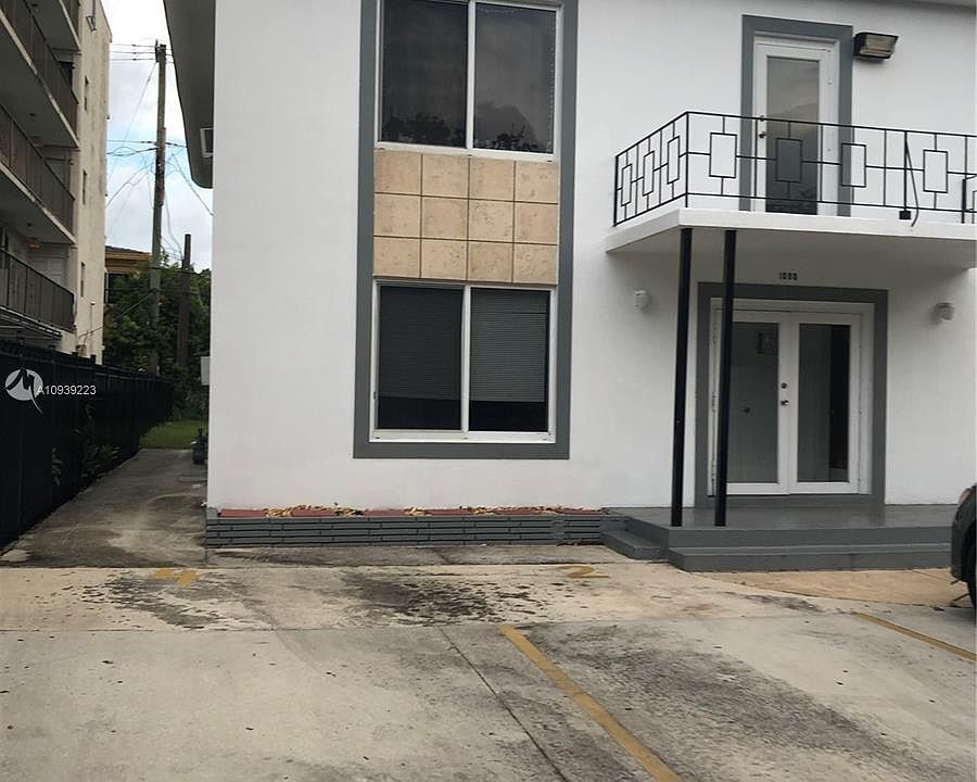 1st image of 1000 Biarritz Dr #4