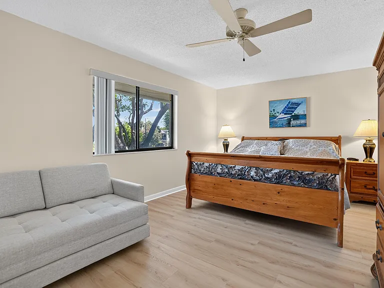 65 Pelican Pointe Dr #2030 — Photo 29