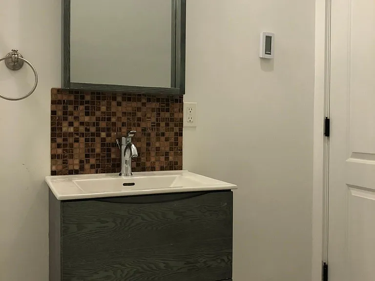 42 Dyke Ln — Photo 5