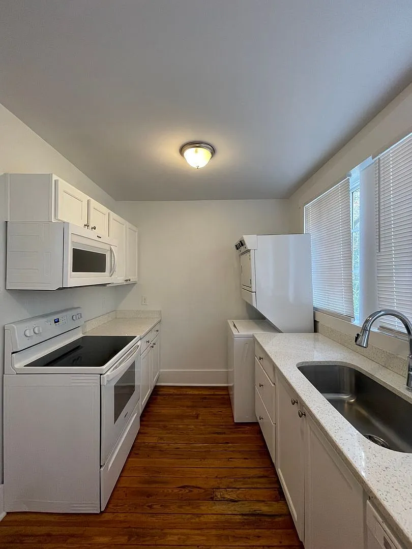 1108 Boulevard — Photo 3
