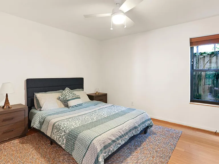 2360 S Arlington Ridge Rd — Photo 14