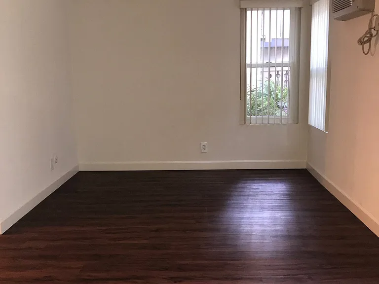 Woodcliff Apartments — Photo 59