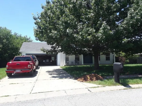 1931 Meadow Ln, Kearney, MO 64060