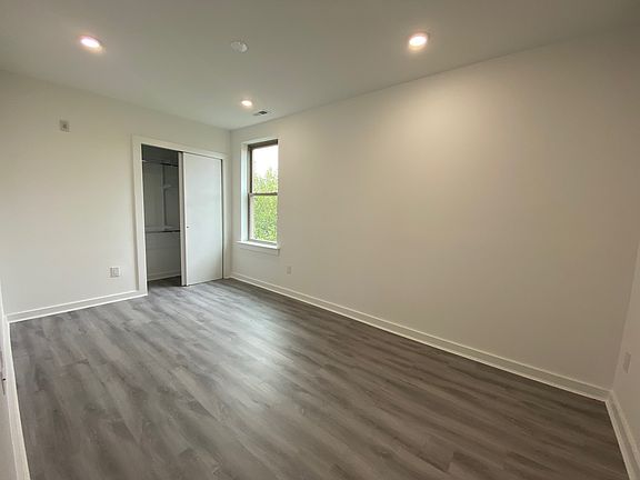 3rd image of 5436 Vine St #11282165
