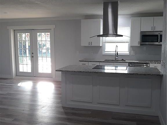 4th image of 5048 N Woodcrest Dr