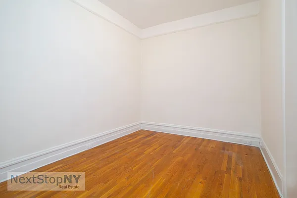 Rented by NextStopNY | media 7
