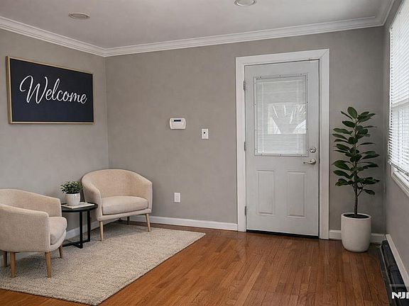 3rd image of 258 Everett Ave