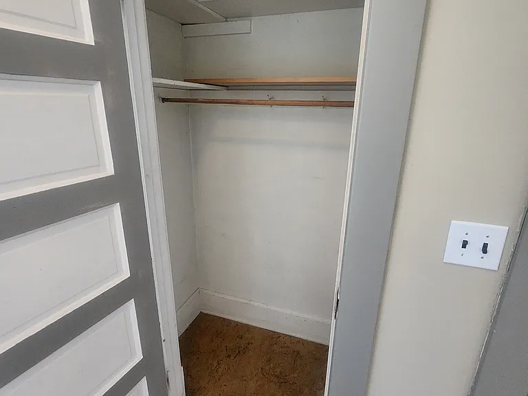 1719 Farnam St #2 — Photo 19