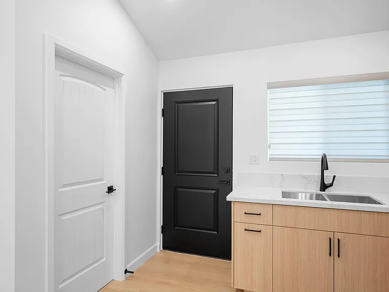 16059 Knapp St — Photo 12