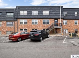 12727 Woodcrest Plz APT 123B, Omaha, NE 68137