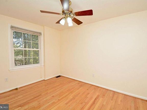 3rd image of 8124 Pinelake Ct