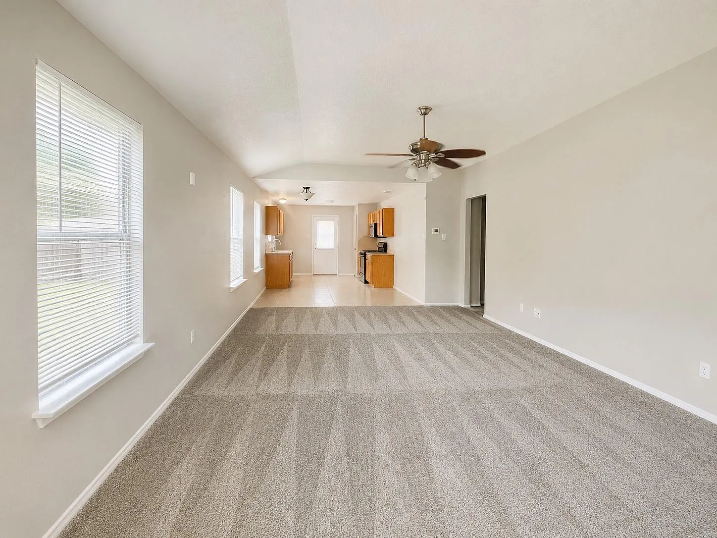 3 bed, 2.0 bath, 1250 sqft, $1,650 — Photo 4