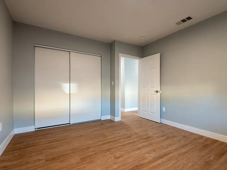 101 W Market St — Photo 10