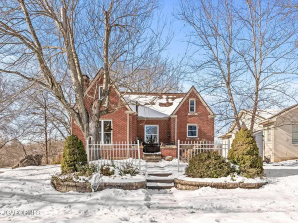 1721 Hayselton Dr, Jefferson City, MO 65109