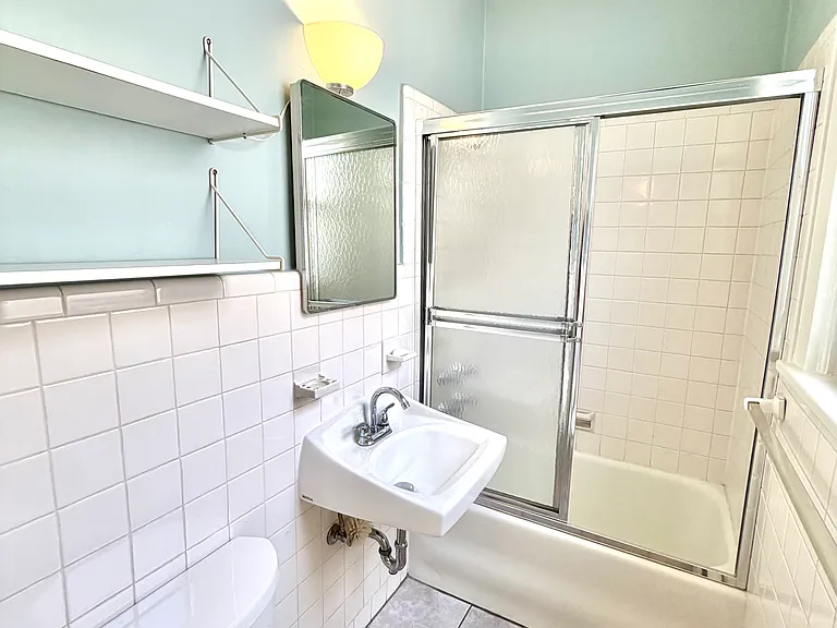 389 Woodlawn Ave #2 — Photo 8