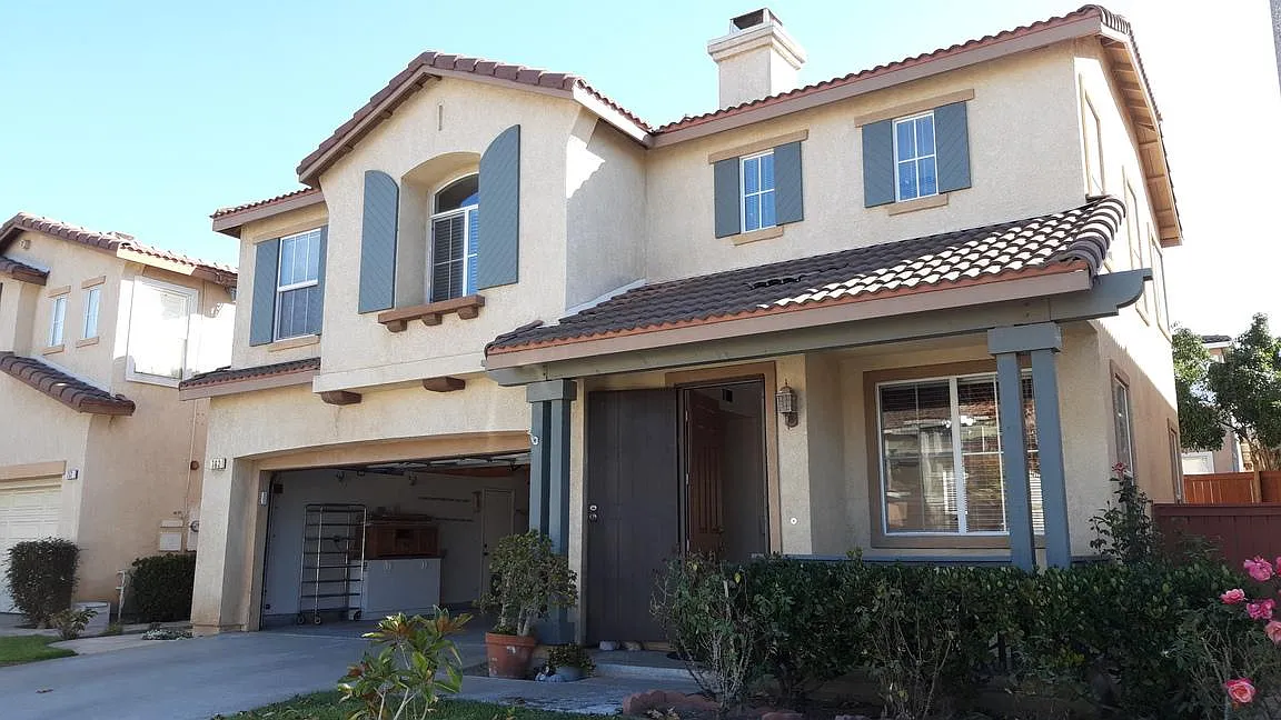 3 bed, 1870 sqft, $3,895 — Photo 1