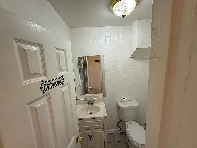 392 W Greenleaf St — Photo 4