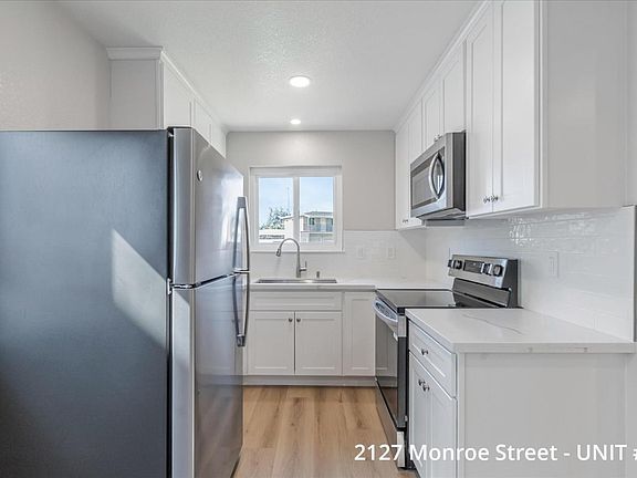 4th image of 2127 Monroe St