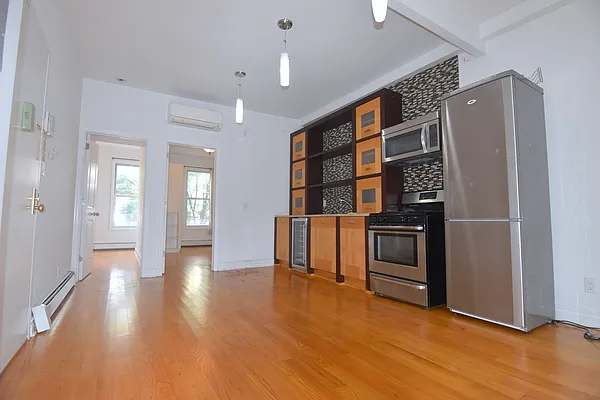 Rented by Triplemint | media 9