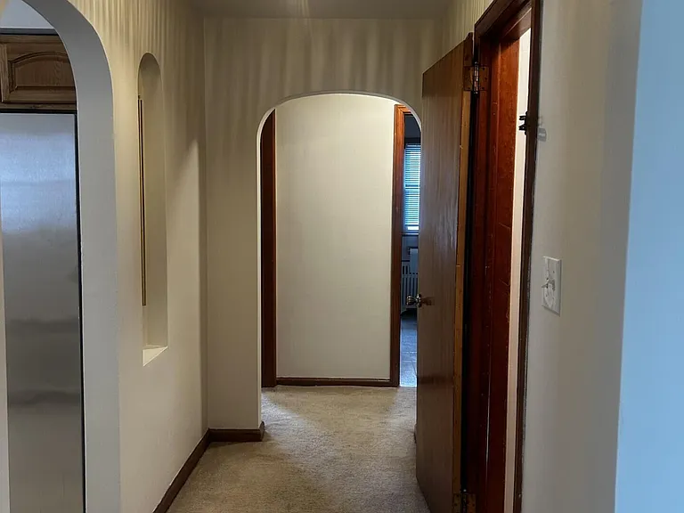 204 Ross Ave — Photo 5