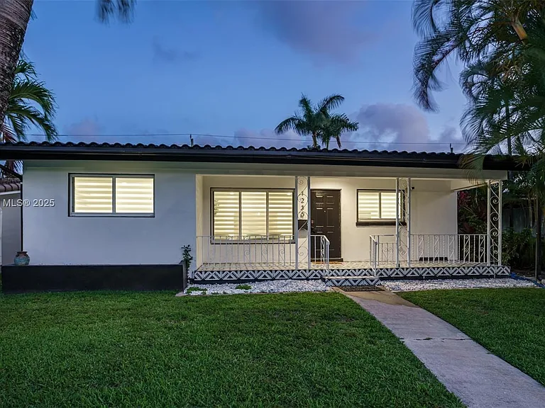 1230 Johnson St — Photo 25