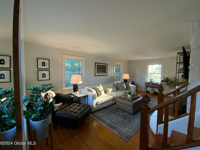 4th image of 63 Upper Loudon Road