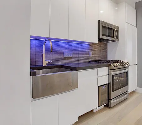 Rented by REAL New York | media 21