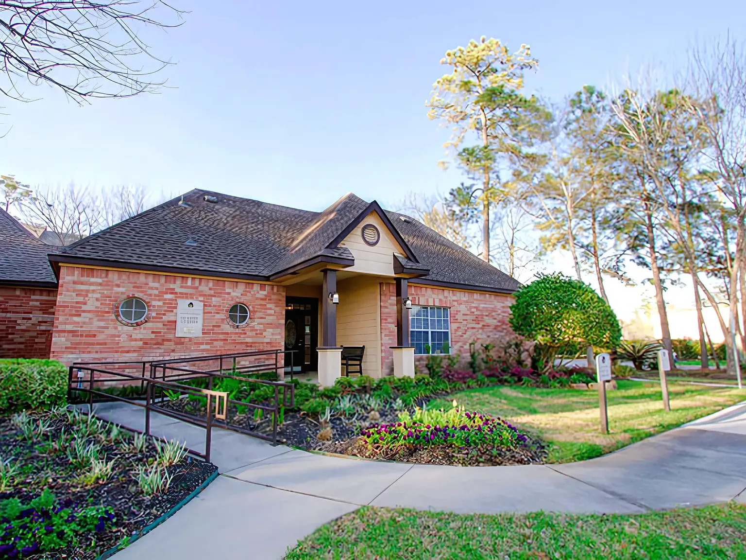 Eagle Crest Apartments — Photo 3