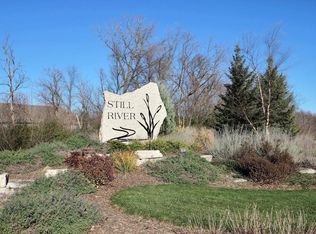 N21W24939 Still River Dr, Pewaukee, WI 53072