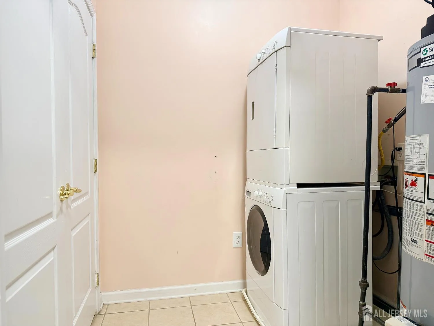 2 bed, 2.0 bath, 1500 sqft, $2,800 — Photo 4