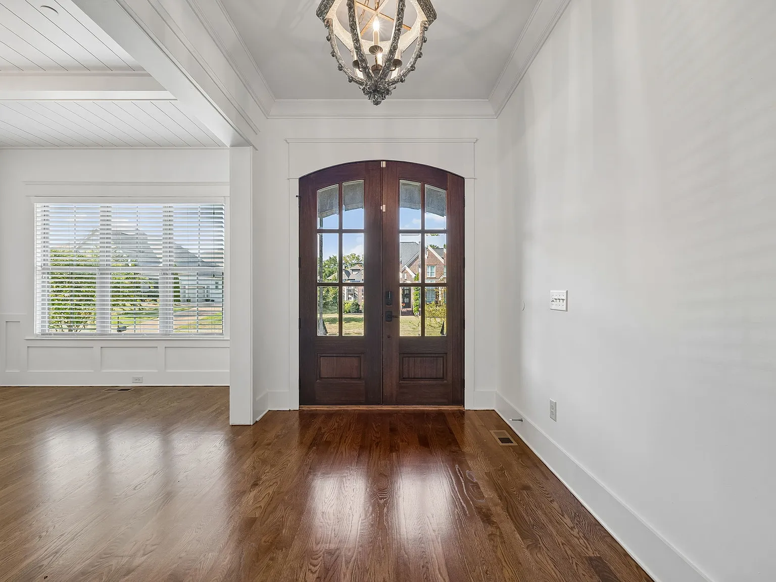 5 bed, 5106 sqft, $7,500 — Photo 4