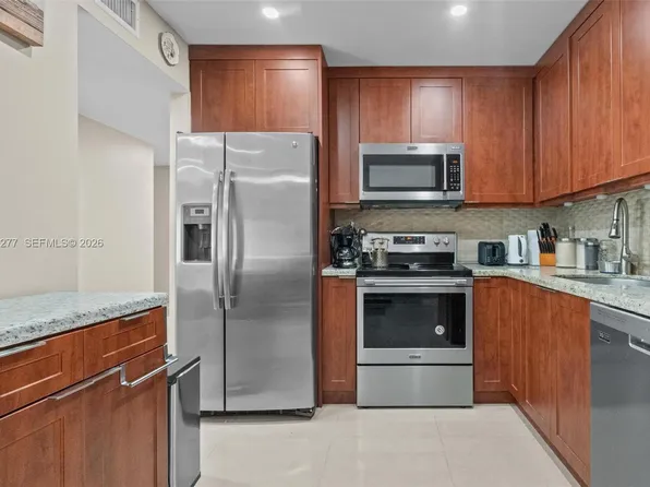 13810 SW 112th St APT 102, Miami, FL 33186
