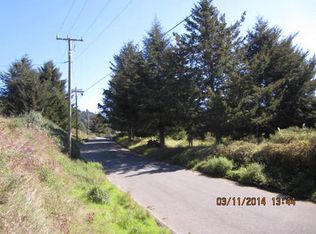 106 Debbie Ln, Whitethorn, CA 95589