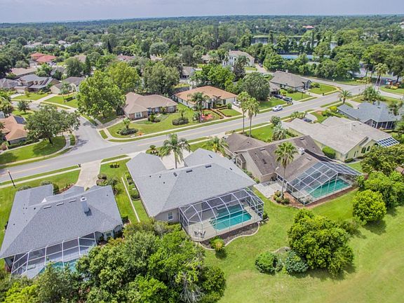 4th image of 324 Plantation Club Dr