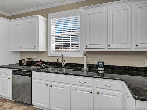 5th image of 537 Park Place Dr