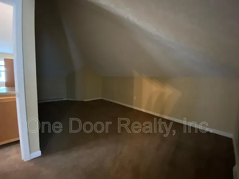 1107B Richmond Rd — Photo 5