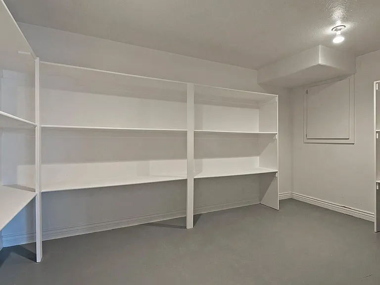 75 N 200 E — Photo 32