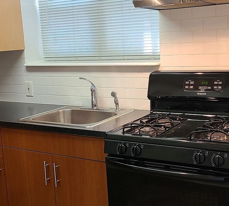 1st image of 149-02 Roosevelt Ave #1
