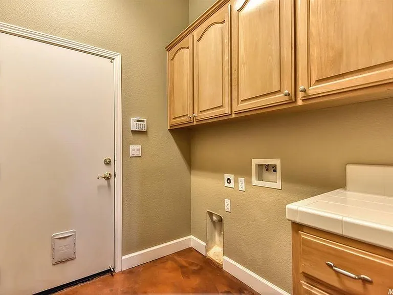 2101 Demetrius Way — Photo 18