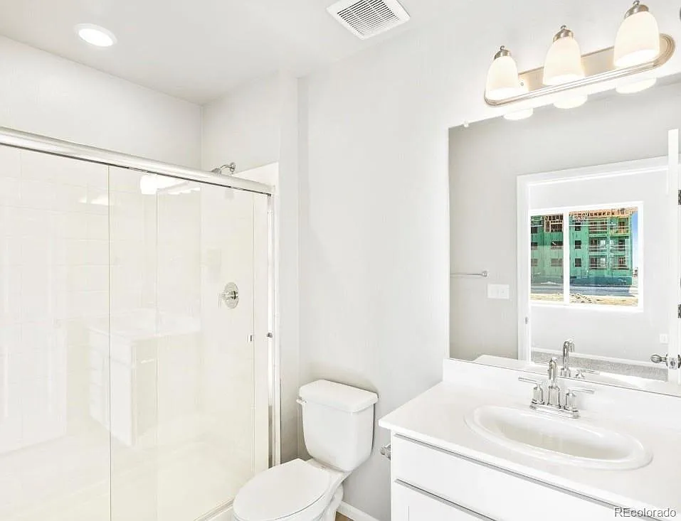 4 bed, 3.5 bath, 2117 sqft, $3,400 — Photo 3