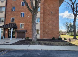 2230 S Goebbert Rd APT 147, Arlington Heights, IL 60005