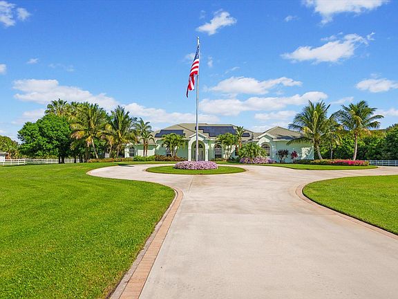 5th image of 801 SW San Antonio Drive