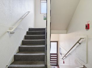 10 S Porter St #204, Portland, OR 97201