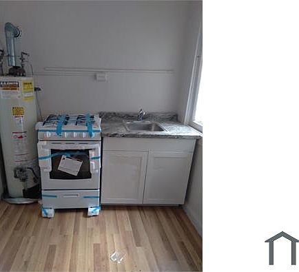 2nd image of 2880 Bush St #A