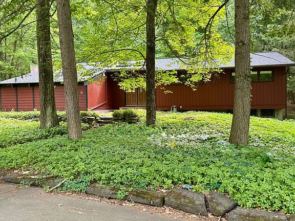 2nd image of 15 Red Fox Ln