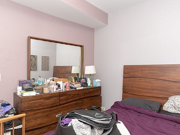 2nd image of 1059 W Fry St #G04c